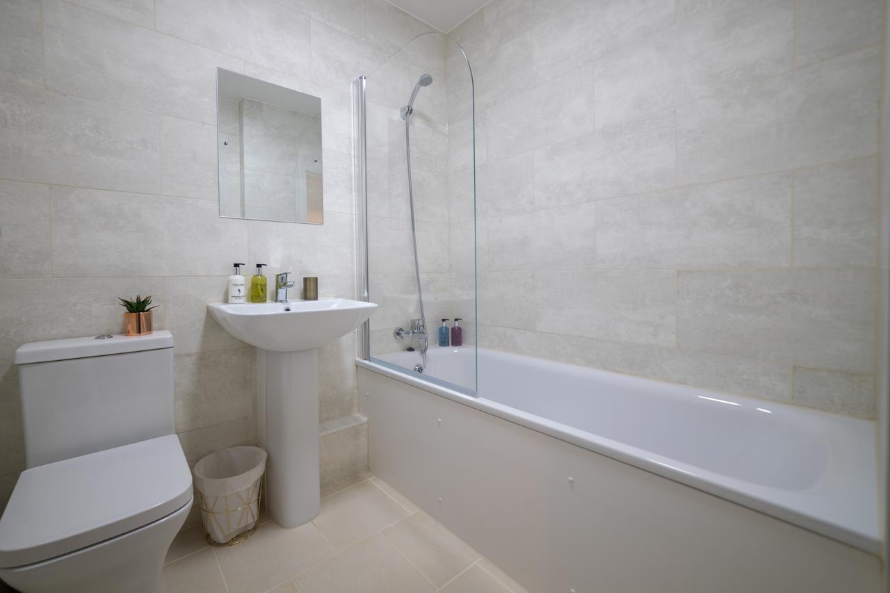 London Heathrow Serviced Apartments Ashford  Eksteriør billede